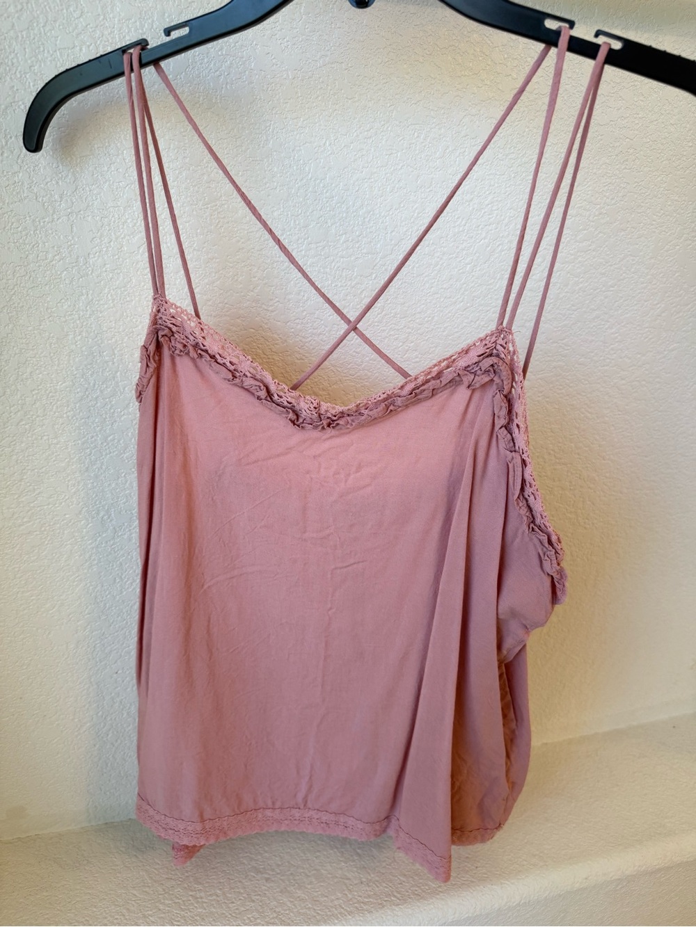 Women’s Mauve Lace-Trim Strappy Cami Top
